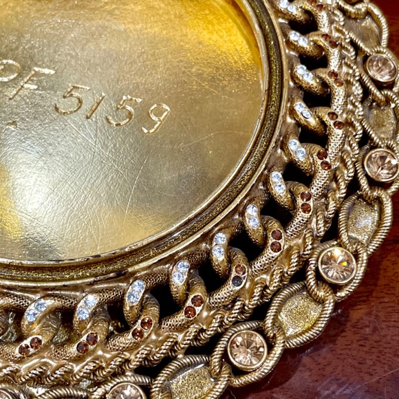 GORGEOUS JAY STRONGWATER JEWELED ENAMELED CRYSTAL ROUND PICTURE FRAME 6” - Picture 6 of 11